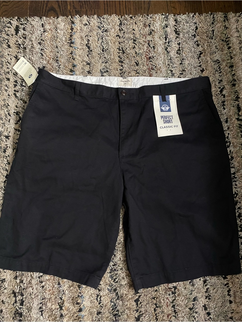 Dockers Classic Fit Black Men's Flat-Front Shorts, Size 40, Brand New
